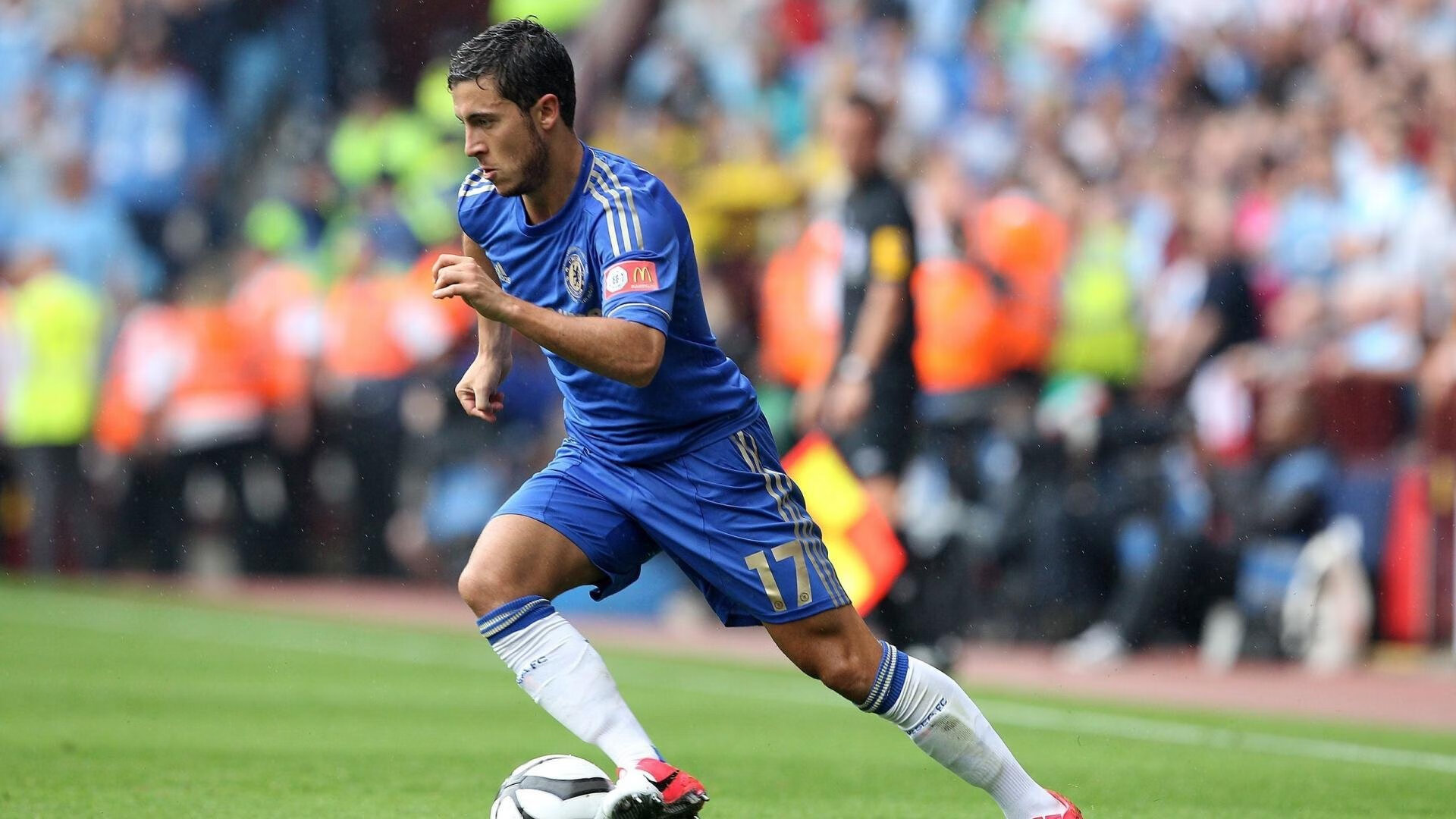 余嘉豪播客节目更新:和刘家成成总聊了聊郭艾伦的三方大交易,余嘉豪回国